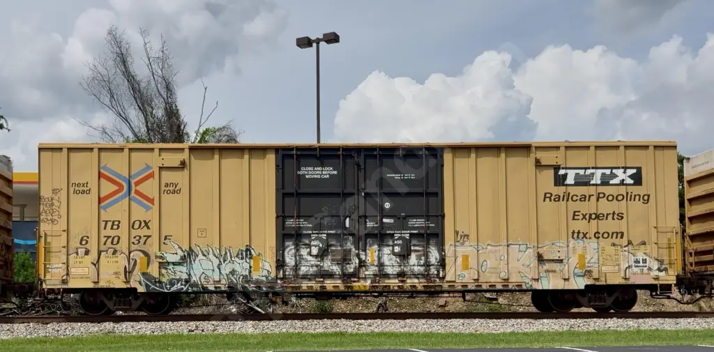TBOX670375 - NORTH-AMERICA
