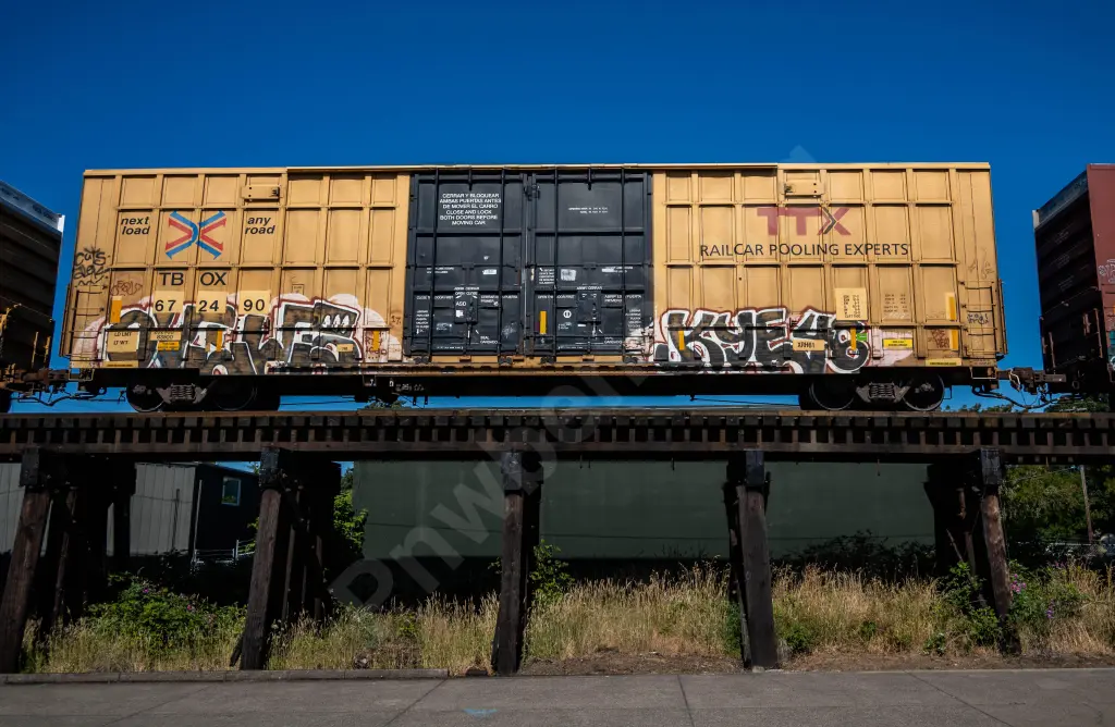 TBOX672490 - NORTH-AMERICA