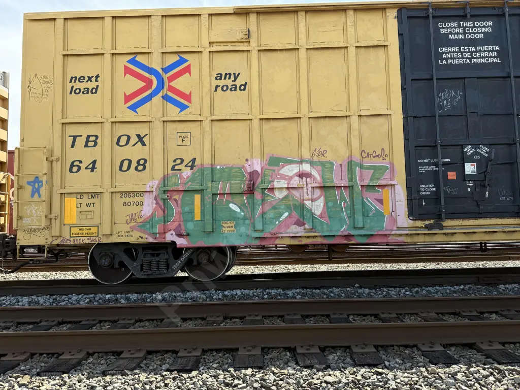 TBOX640824 - NORTH-AMERICA