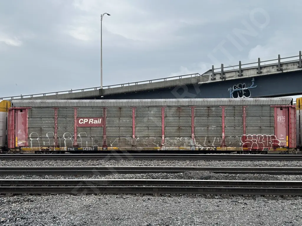 TTGX942857 - NORTH-AMERICA