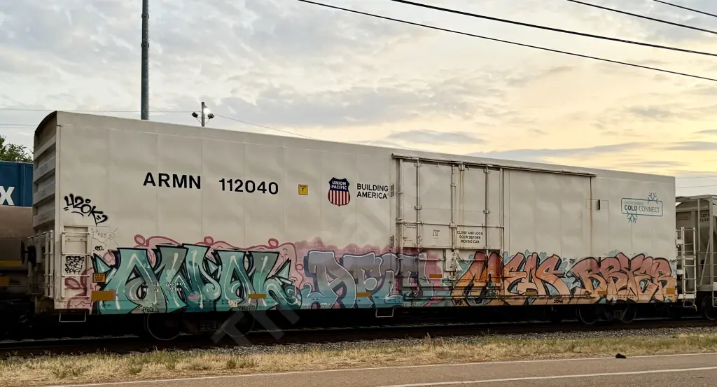 ARMN112040 - NORTH-AMERICA