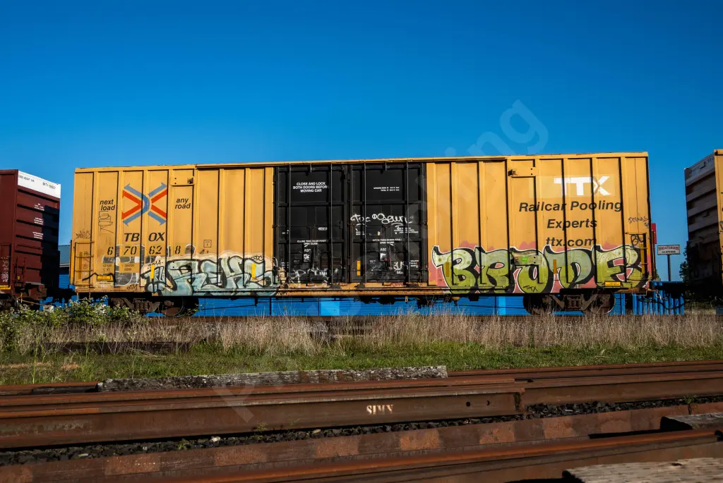 TBOX670628 - NORTH-AMERICA