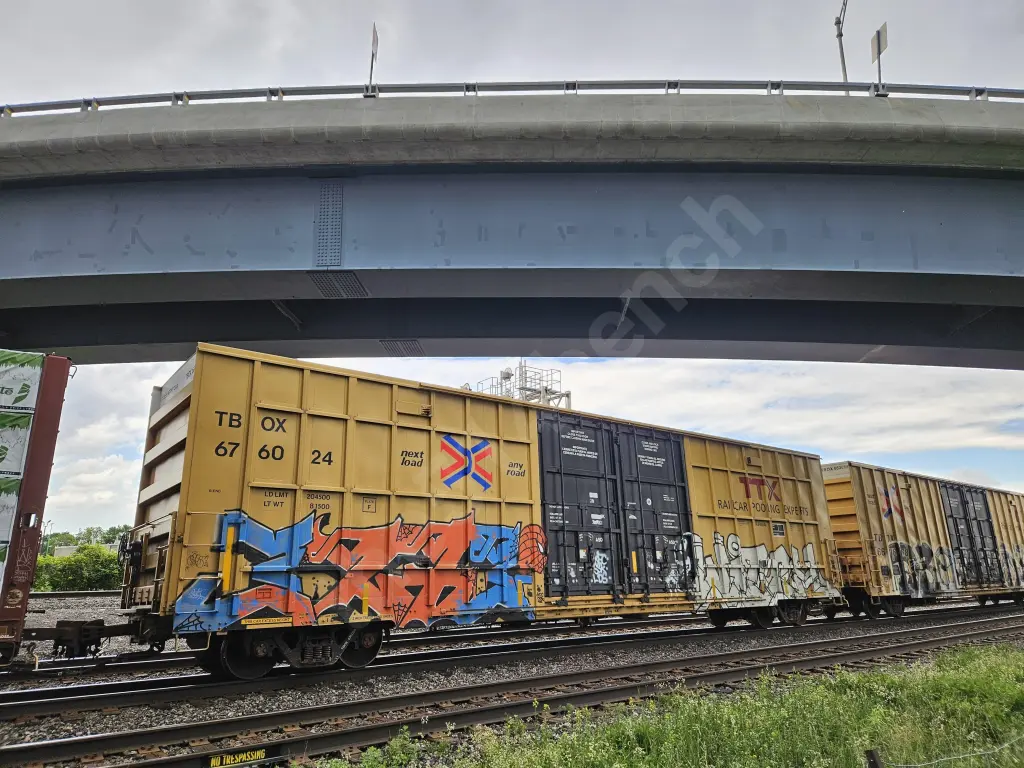 TBOX676025 - NORTH-AMERICA