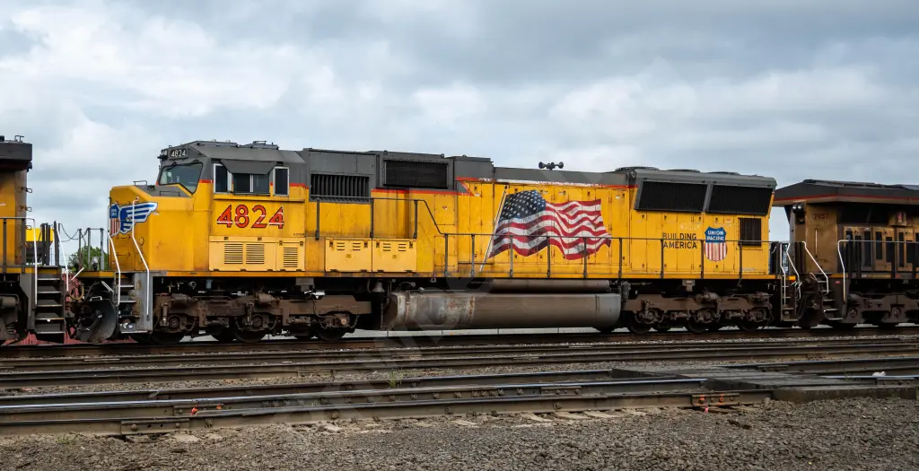 UP4824 - NORTH-AMERICA
