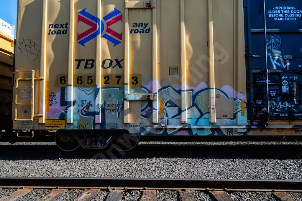 TBOX665273 - NORTH-AMERICA
