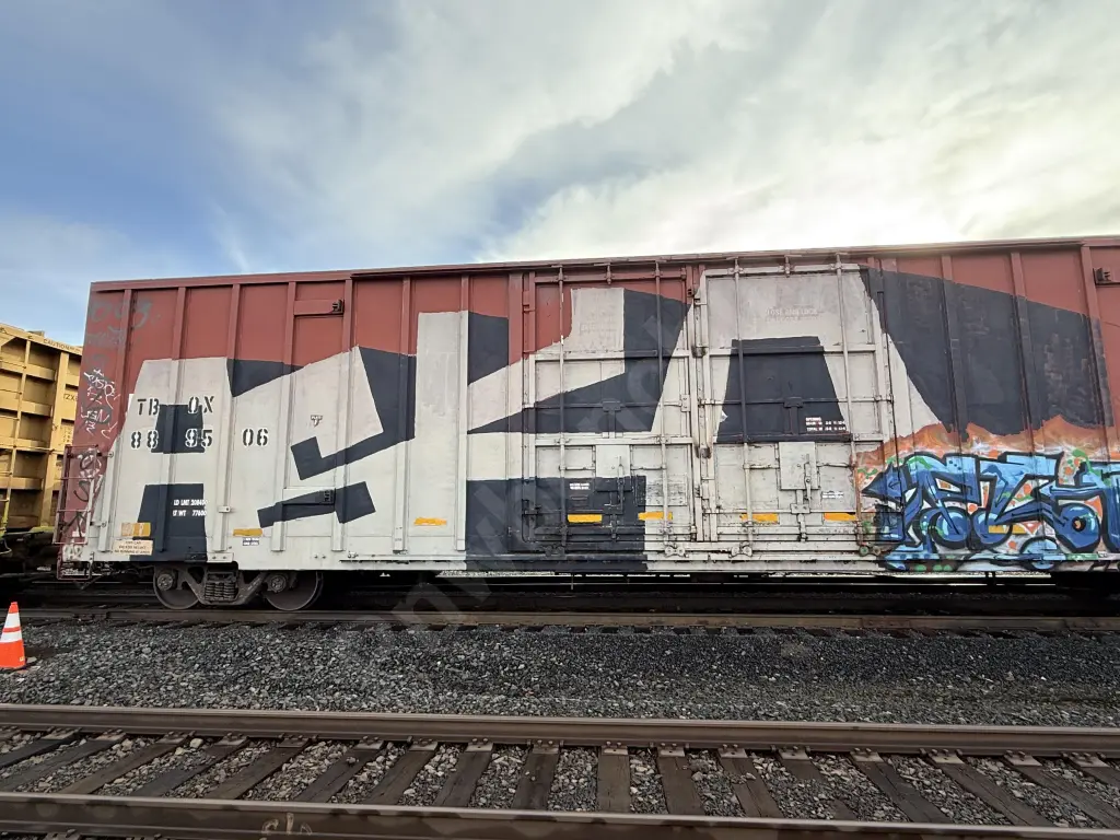 TBOX889506 - NORTH-AMERICA