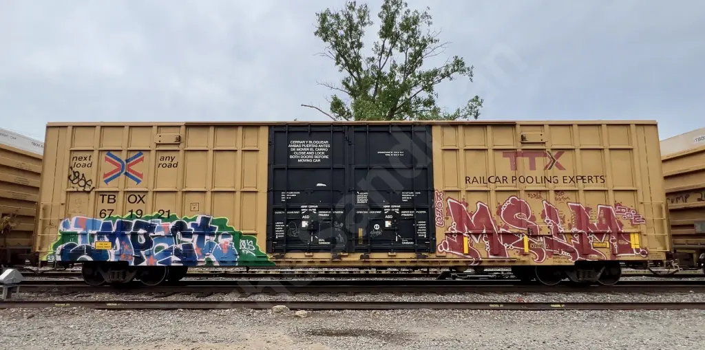 TBOX671921 - NORTH-AMERICA