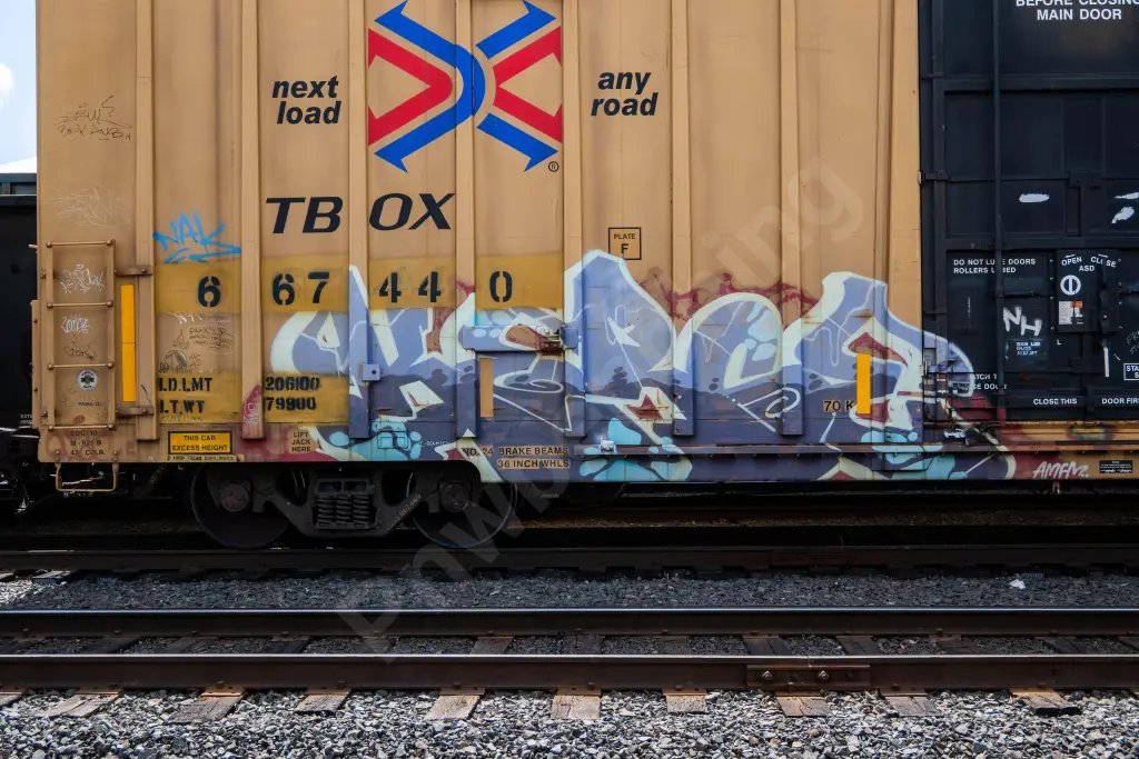 TBOX667440 - NORTH-AMERICA