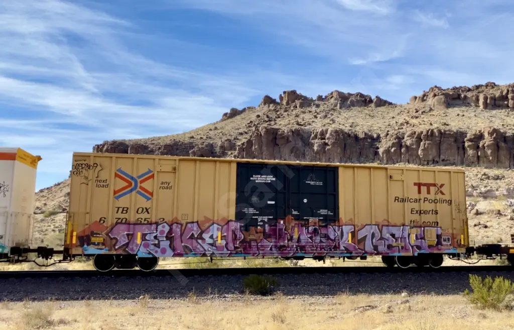 TBOX670652 - NORTH-AMERICA