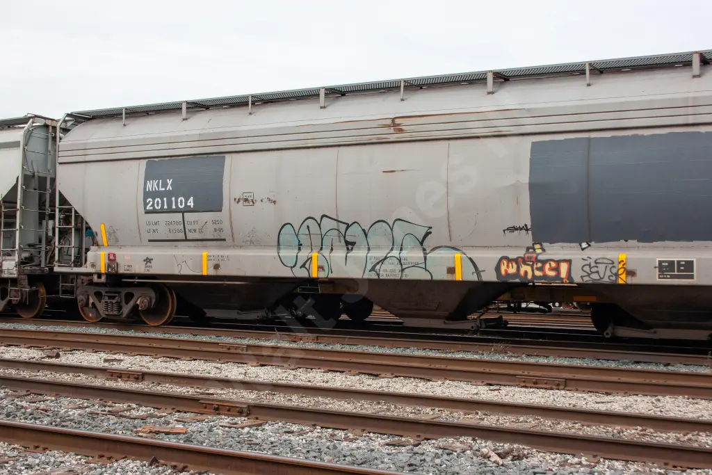 WKLX201104 - NORTH-AMERICA