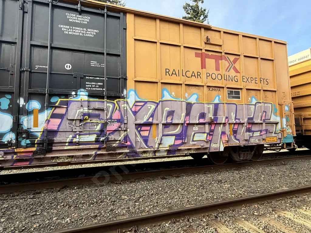 TBOX675979 - NORTH-AMERICA