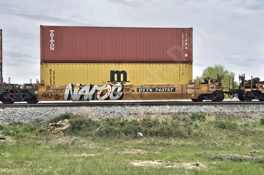 DTTX743757 - NORTH-AMERICA