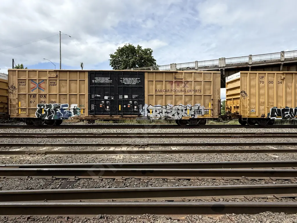 TBOX672596 - NORTH-AMERICA