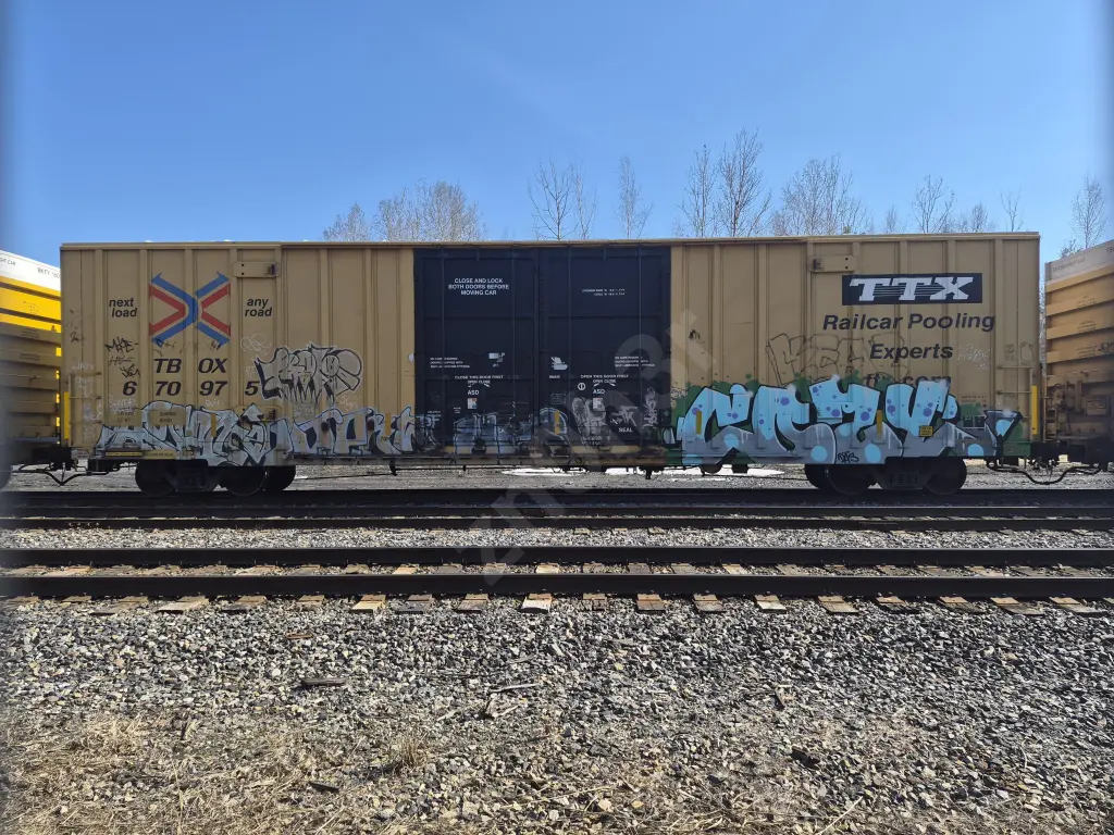TBOX670975 - NORTH-AMERICA