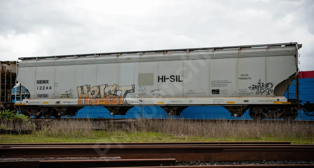 QEMX12244 - NORTH-AMERICA