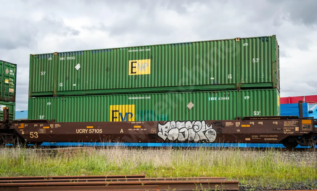 UCRY57105 - NORTH-AMERICA