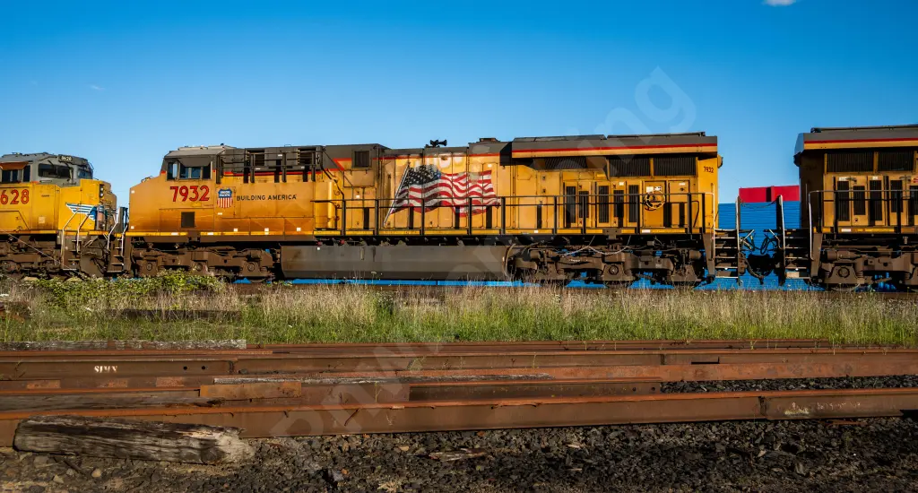UP7932 - NORTH-AMERICA