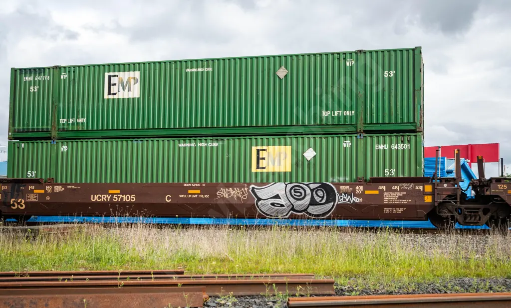 UCRY57105 - NORTH-AMERICA