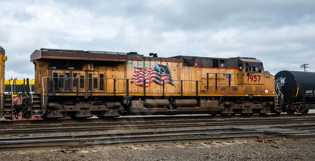 UP7957 - NORTH-AMERICA