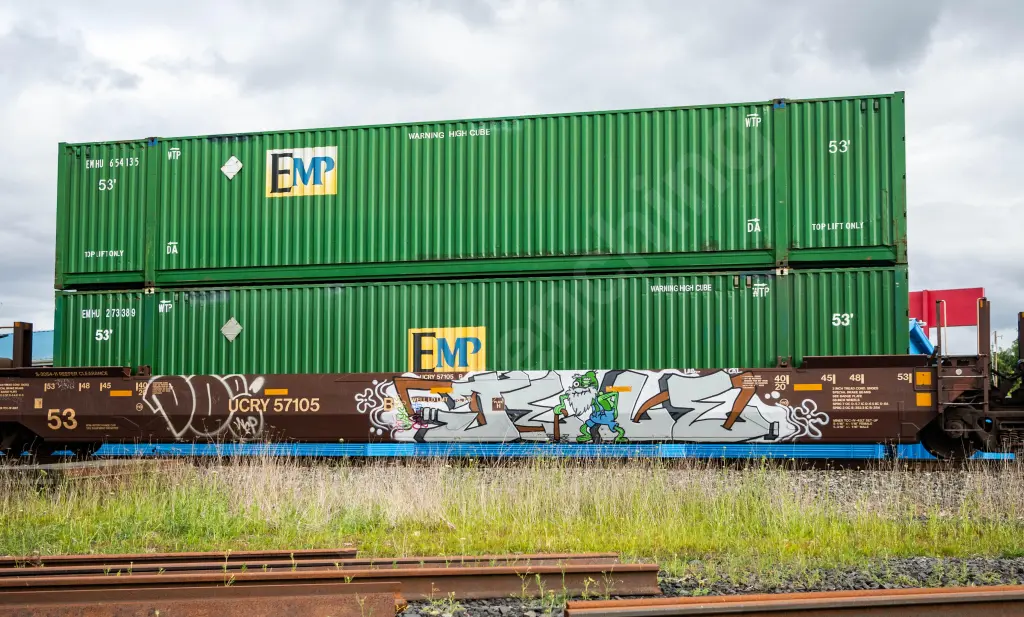UCRY57105 - NORTH-AMERICA