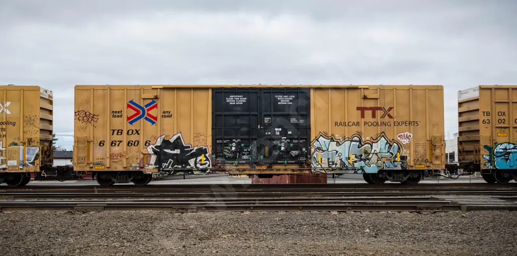 TBOX667606 - NORTH-AMERICA