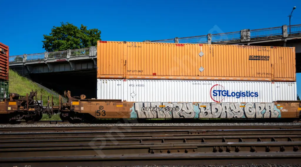 DTTX765980 - NORTH-AMERICA