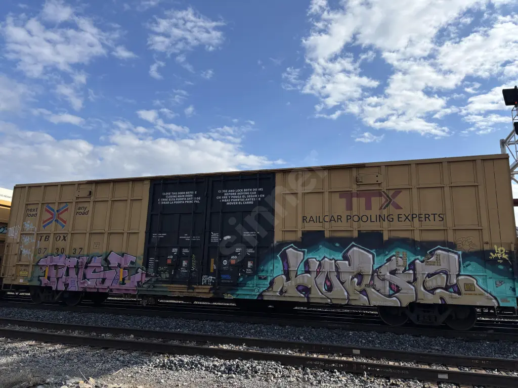 TBOX673037 - NORTH-AMERICA