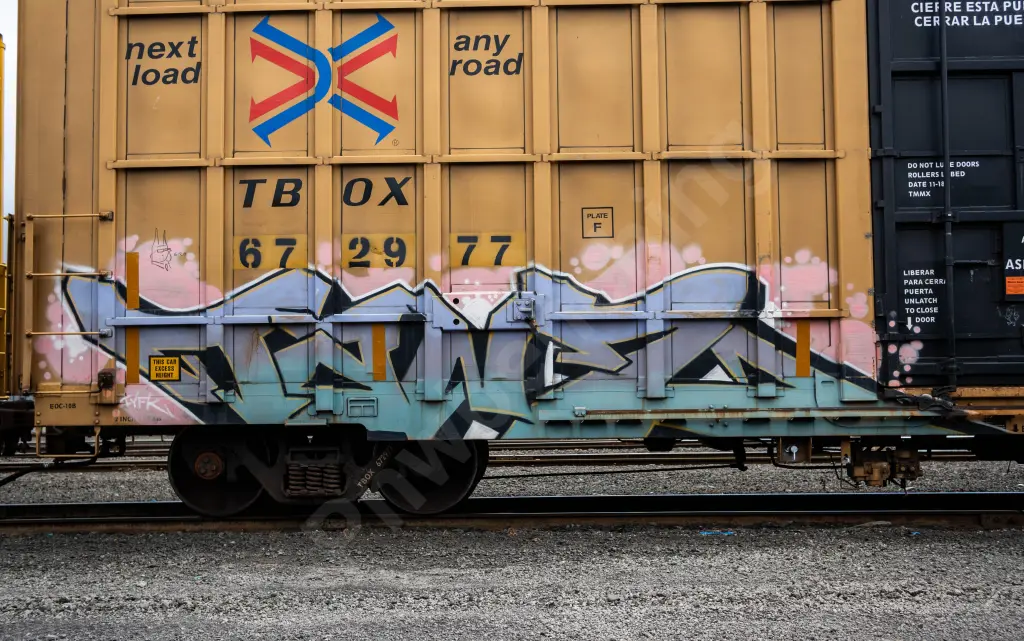TBOX672977 - NORTH-AMERICA