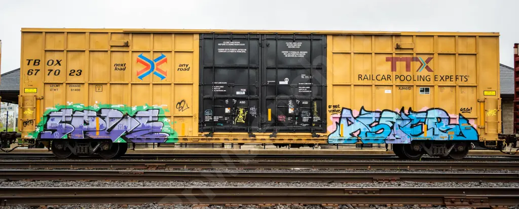TBOX677023 - NORTH-AMERICA