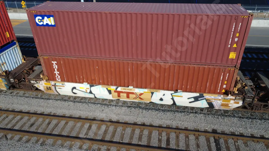 DTTX743870 - NORTH-AMERICA