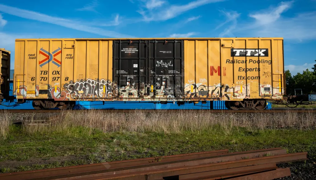 TBOX670978 - NORTH-AMERICA