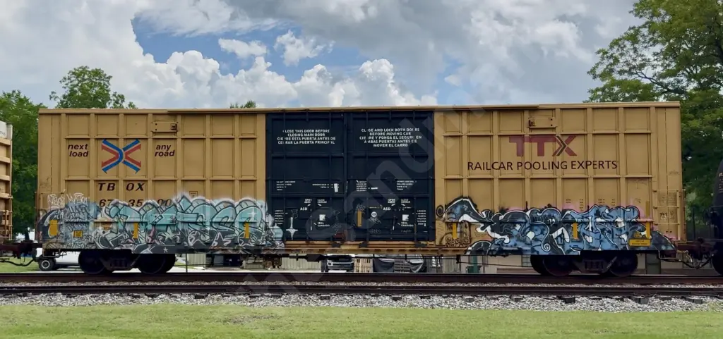 TBOX673500 - NORTH-AMERICA