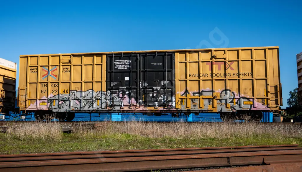 TBOX672240 - NORTH-AMERICA