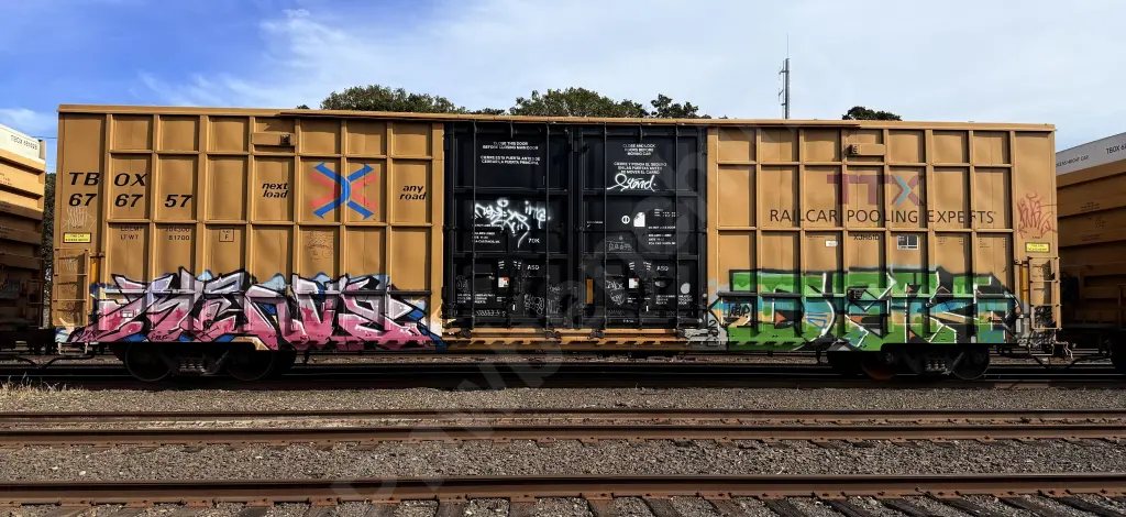 TBOX676757 - NORTH-AMERICA