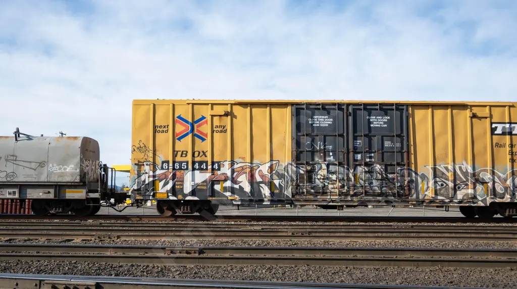 TBOX665444 - NORTH-AMERICA