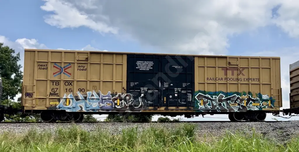 TBOX671690 - NORTH-AMERICA