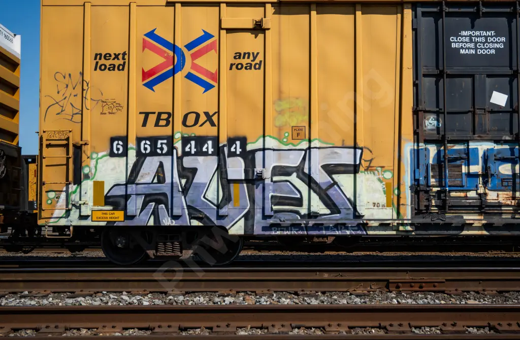 TBOX665444 - NORTH-AMERICA