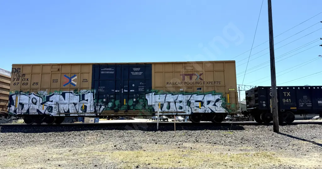 TBOX676925 - NORTH-AMERICA