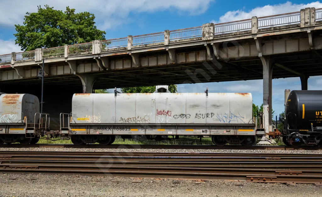 MBKX168825 - NORTH-AMERICA
