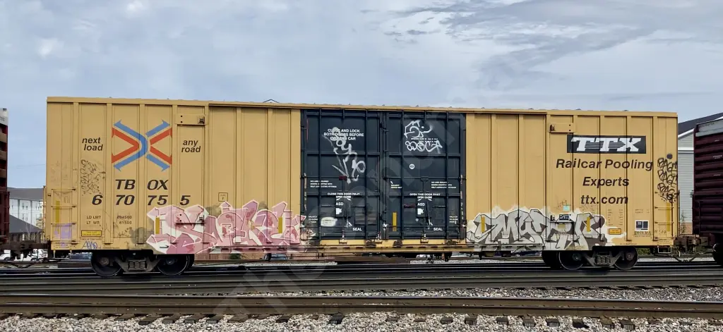 TBOX670755 - NORTH-AMERICA