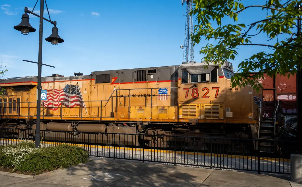 UP7827 - NORTH-AMERICA