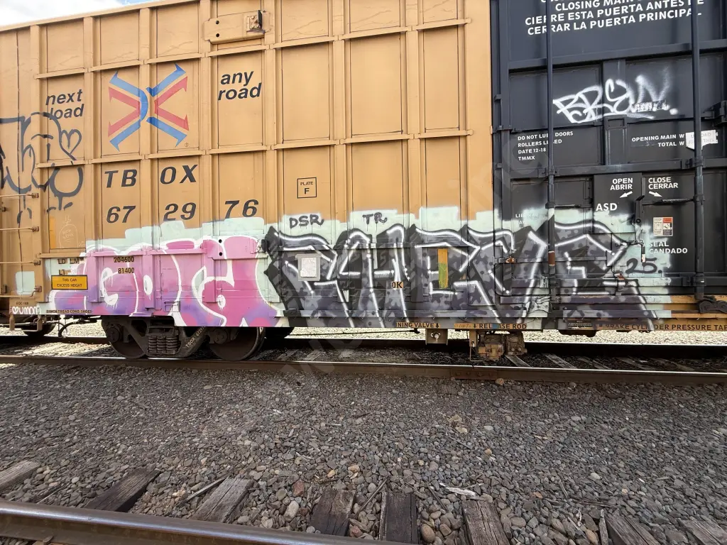 TBOX672976 - NORTH-AMERICA