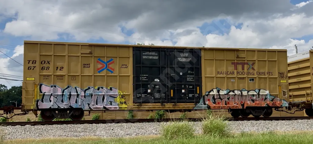 TBOX676812 - NORTH-AMERICA