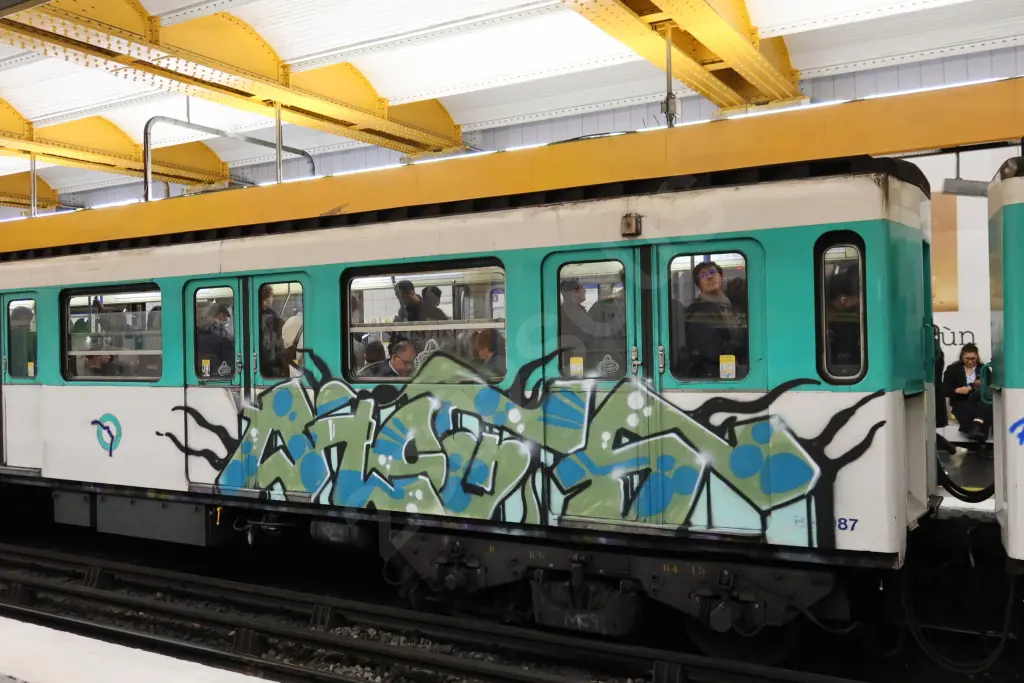 #75863 - RATP-3-OLIVE