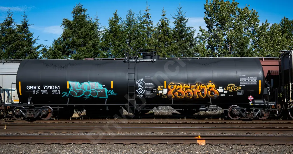 GBRX721051 - NORTH-AMERICA