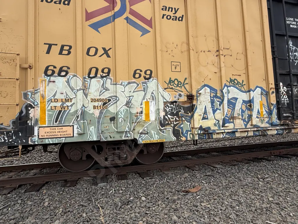 TBOX660969 - NORTH-AMERICA