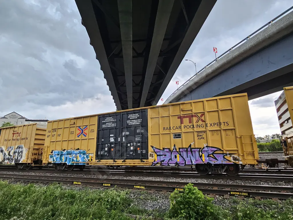 TBOX675712 - NORTH-AMERICA