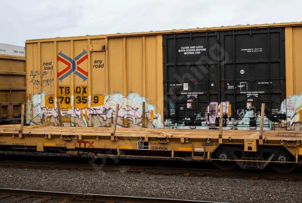 TBOX670359 - NORTH-AMERICA