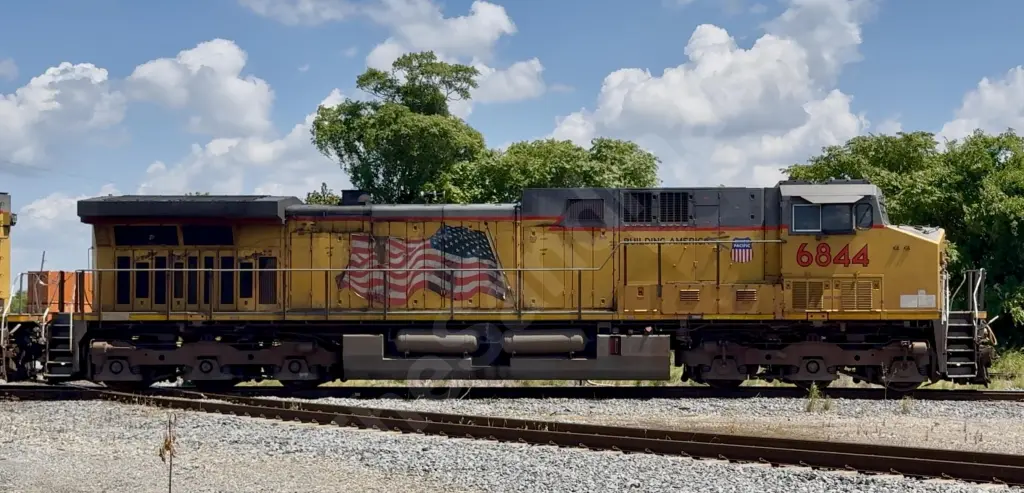 UP6844 - NORTH-AMERICA