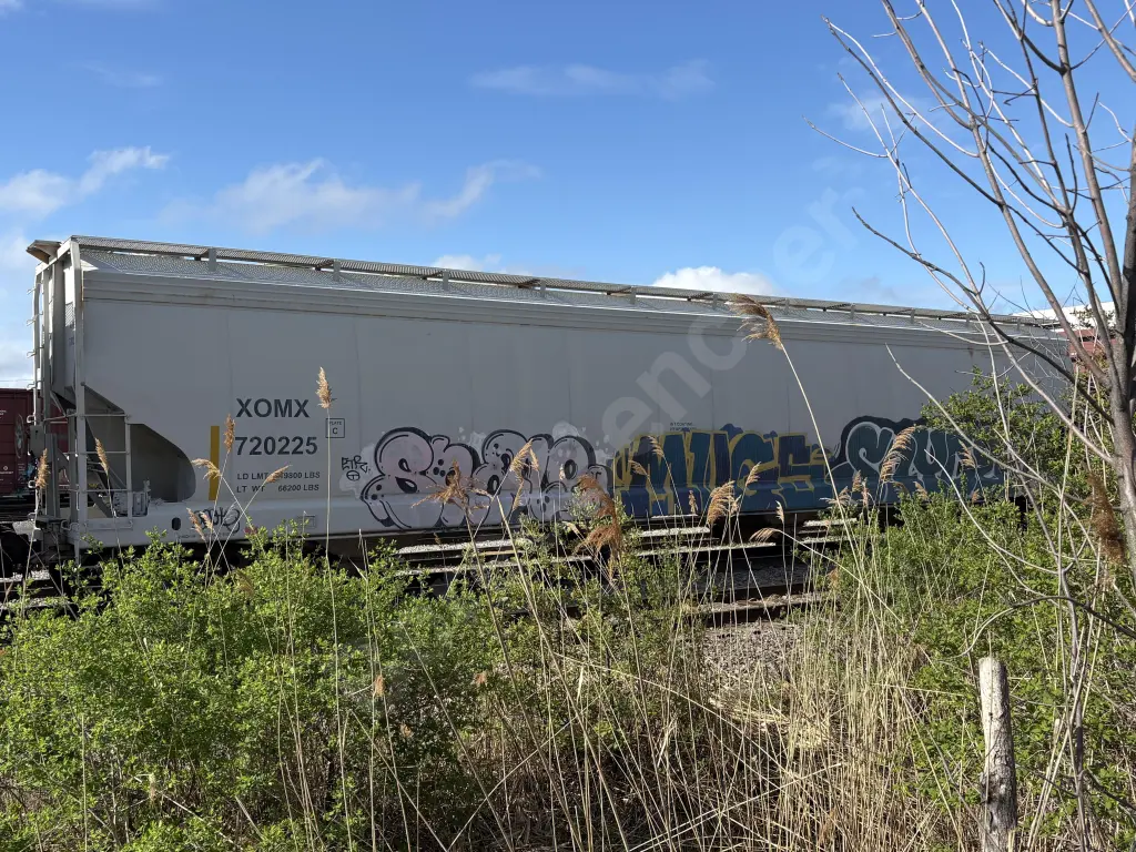XOMX720225 - NORTH-AMERICA